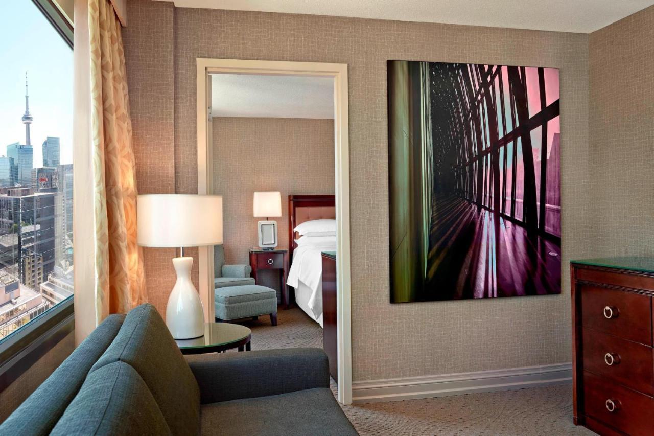 Sheraton Centre Toronto Hotel Exterior photo