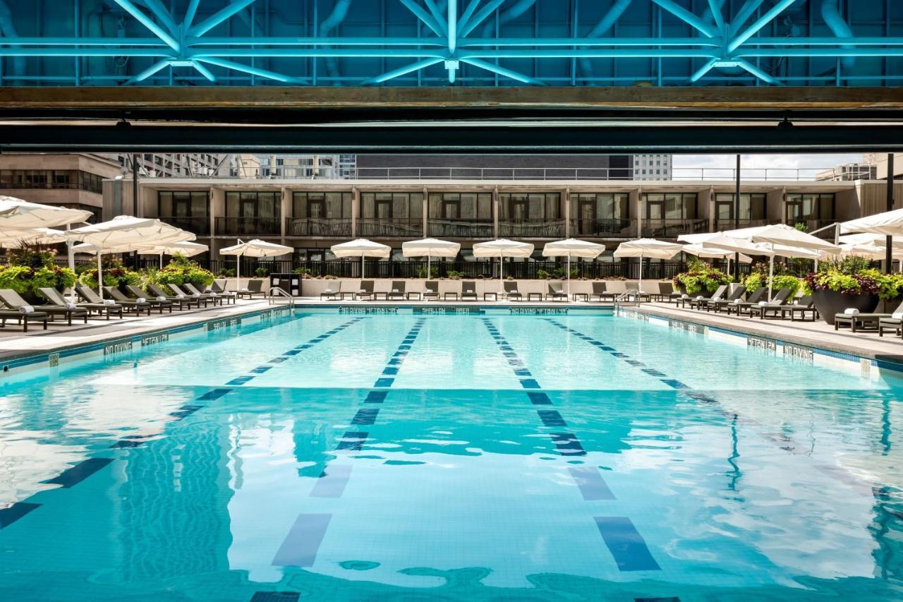 Sheraton Centre Toronto Hotel Exterior photo