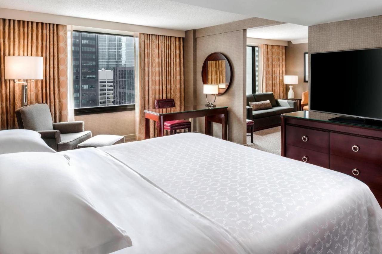 Sheraton Centre Toronto Hotel Exterior photo